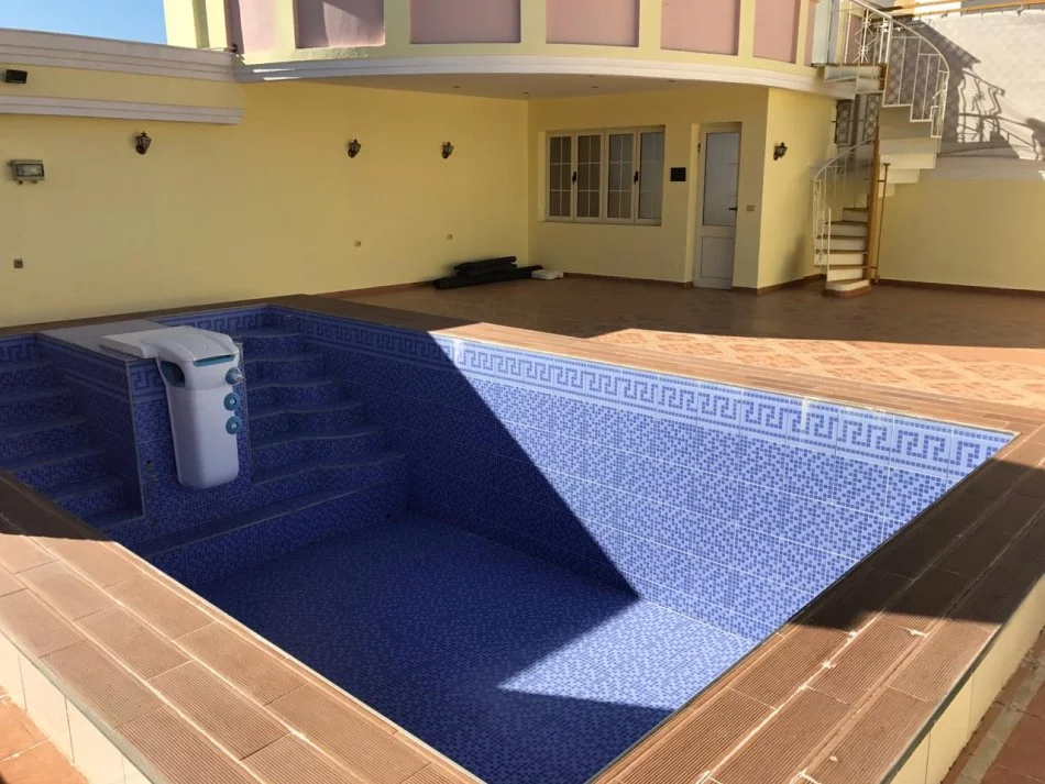 Tirane, shitet Vile , 610 m²,415 m2 truall, 4.000.000 € (KOPSHTI BOTANIK),TIRANE