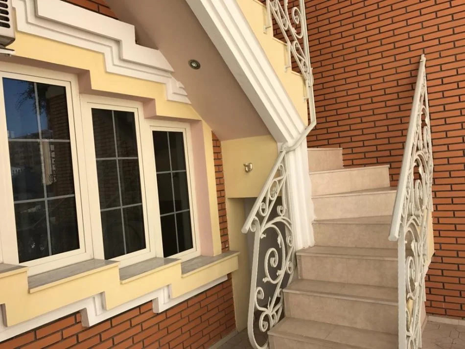 Tirane, shitet Vile , 610 m²,415 m2 truall, 4.000.000 € (KOPSHTI BOTANIK),TIRANE