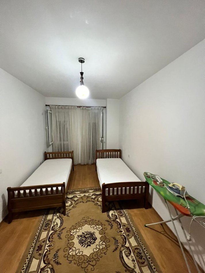 Tirane, jepet me qera apartament 2+1+Ballkon Kati 3, 90 m² 500 € (Ndre Mjeda)