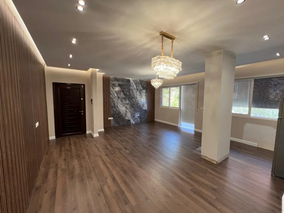 Tirane, shitet apartament 2+1+Ballkon Kati 3, 120 m² 210.000 € (Shkelqim Fusha)