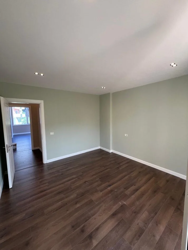 Tirane, shitet apartament 2+1+Ballkon Kati 3, 120 m² 210.000 € (Shkelqim Fusha)