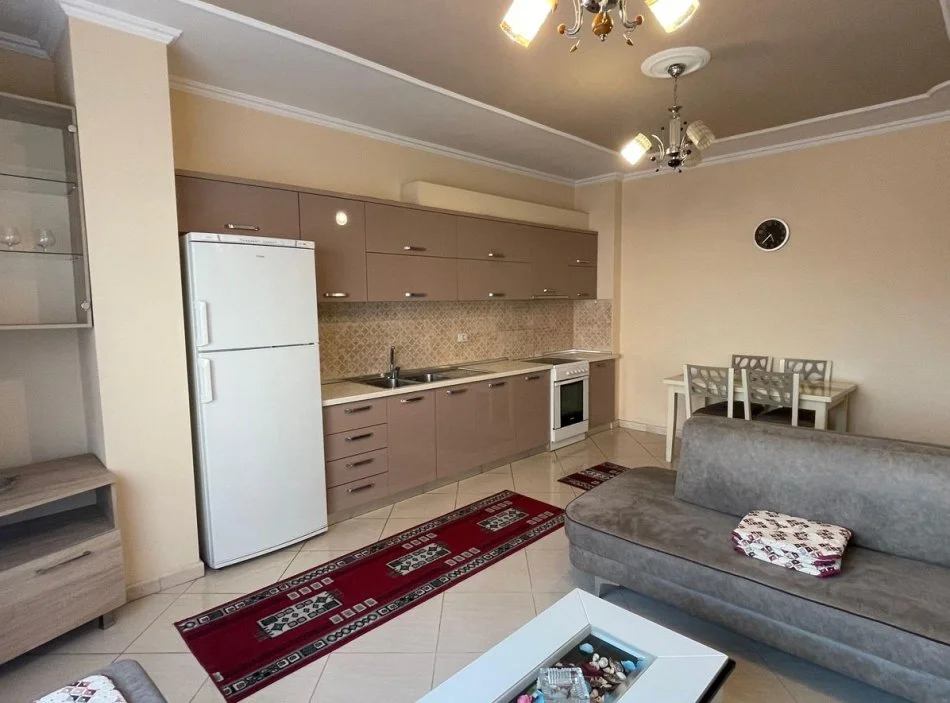 Tirane, shes 1+1 Kati 2, 