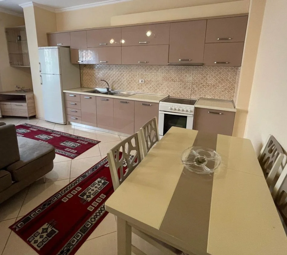 Tirane, shes 1+1 Kati 2, 