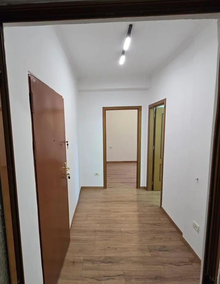 Tirane, shes 1+1 Kati 5,