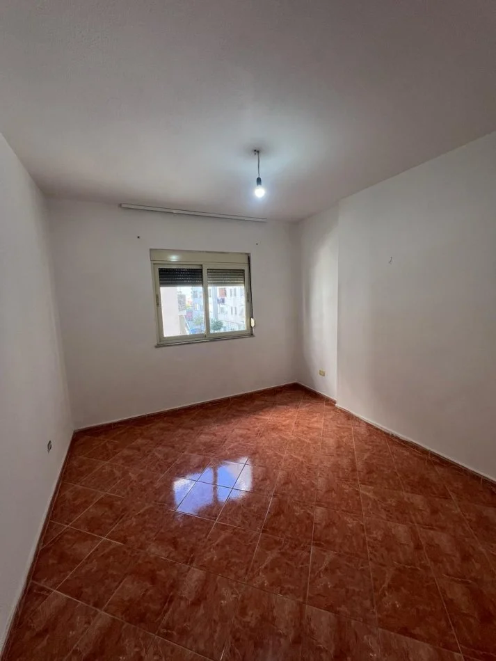 Durres, shitet apartament 3+1 Kati 2, 136 m² 130.000 € (Ujsjellesi,Durres)