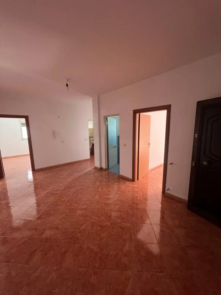 Durres, shitet apartament 3+1 Kati 2, 136 m² 130.000 € (Ujsjellesi,Durres)