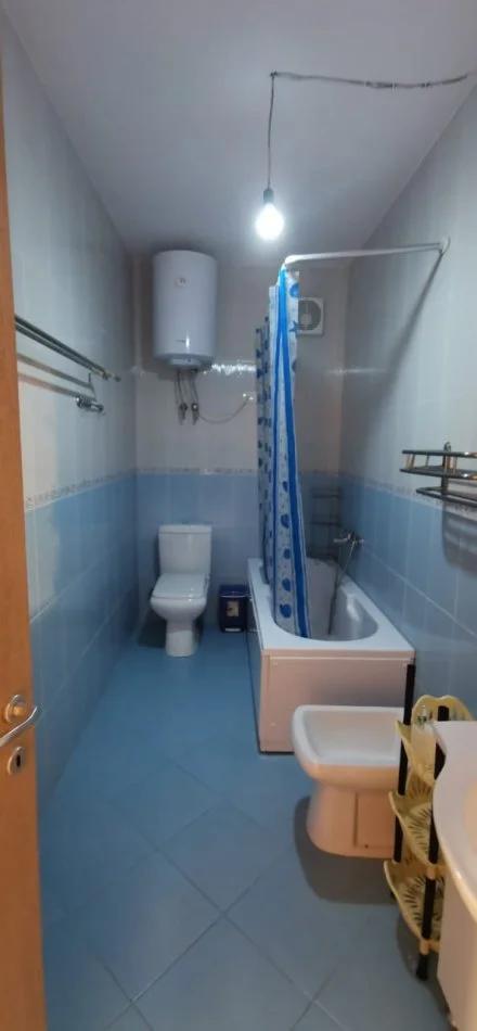 Tirane, jepet me qera apartament 2+1+Aneks+Ballkon Kati 5, 600 € 