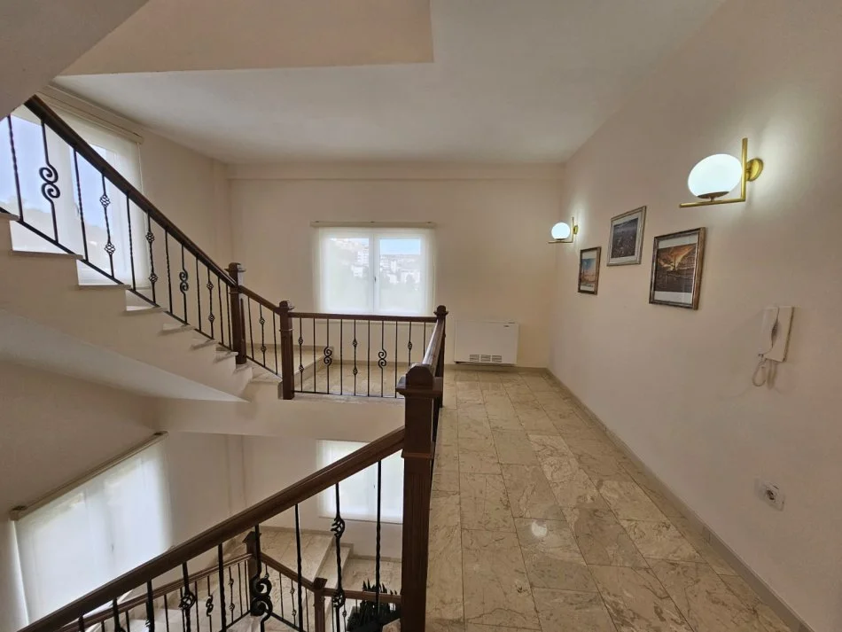 jepet me qera Vile 3 Katshe , 4 m² 5.000 € (Liqeni i Thate)