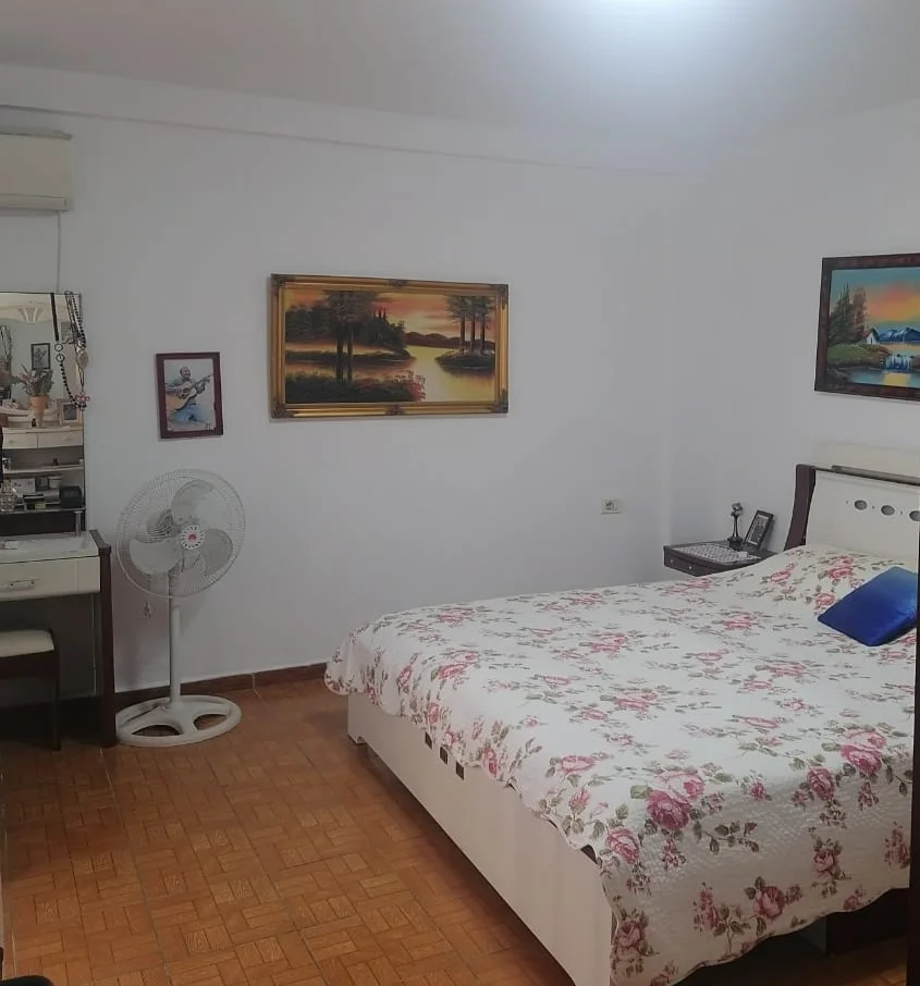Tirane, shitet apartament 3+1+Ballkon Kati 2, 