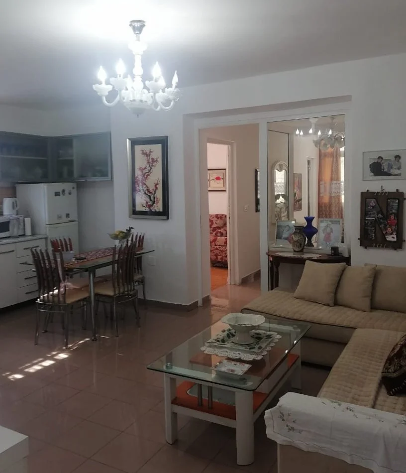 Tirane, shitet apartament 3+1+Ballkon Kati 2, 