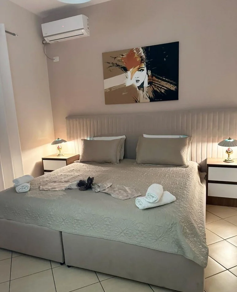 Tirane, jepet me qera Vile 1+1 Kati 2, 60 m² 600 € (Rruga Elbasanit)