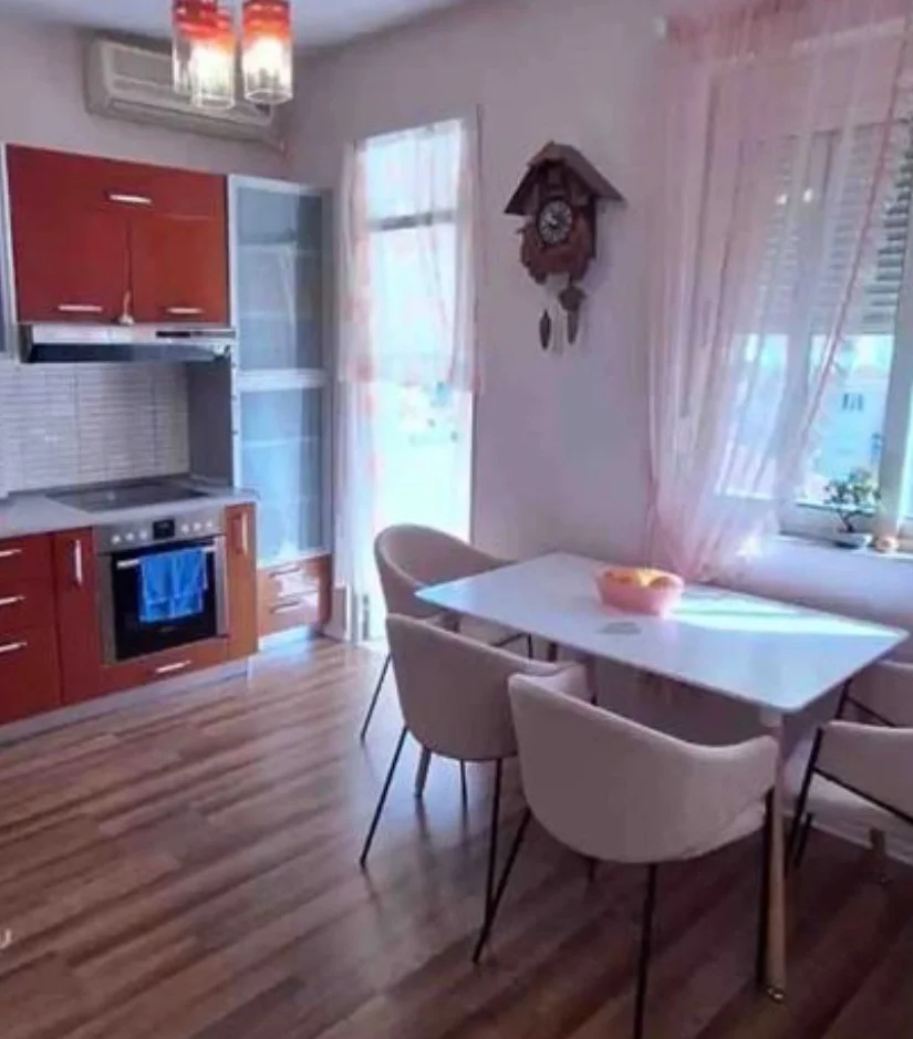 Tirane, shitet apartament Kati 6, 