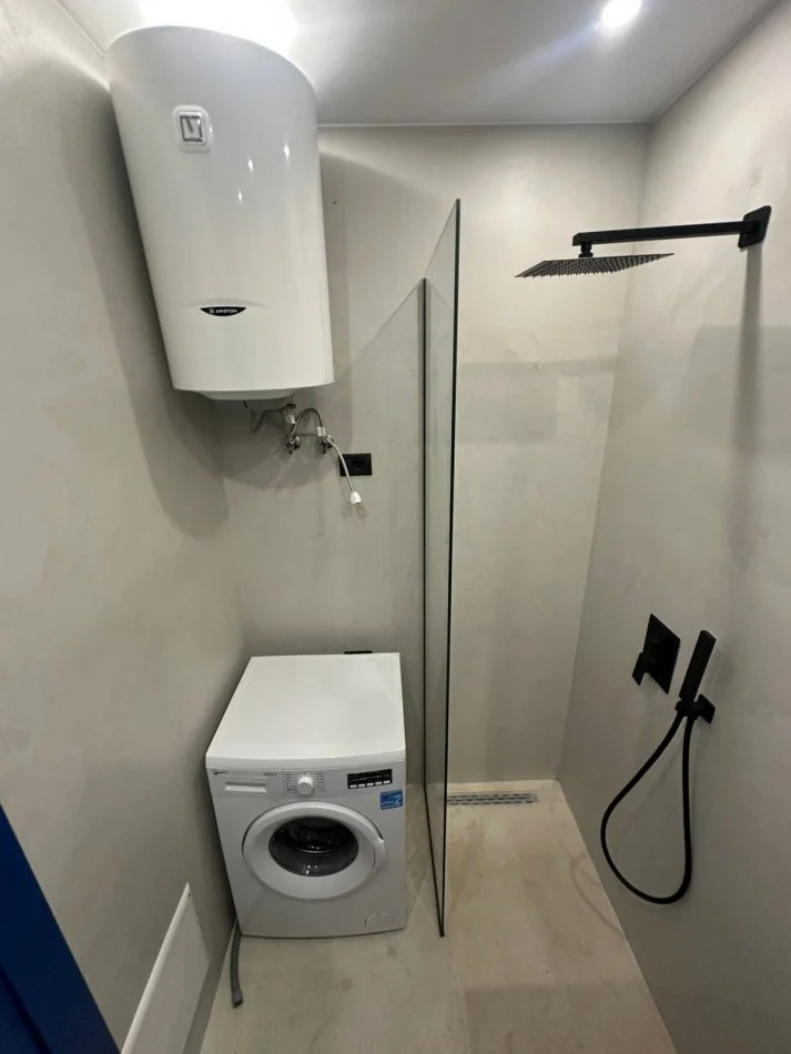 Tirane, shitet apartament 1+1 Kati 5, 49 m² 141.000 € (Komuna e Parisit)