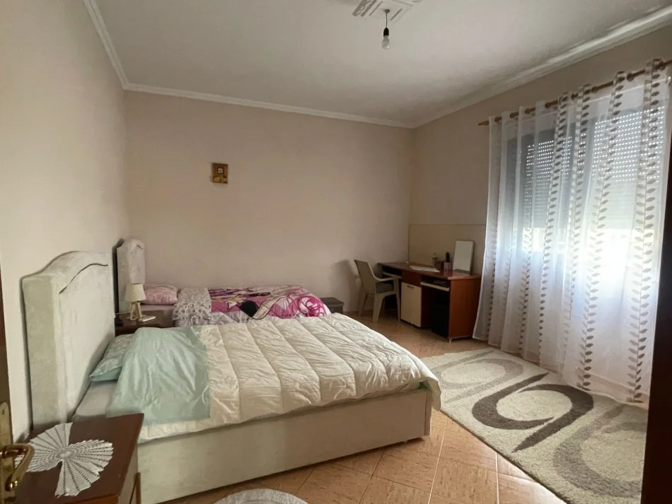 Tirane, jepet me qera Vile 3 Katshe , 360 m² 3.500 € (TEG)