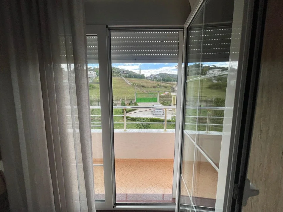 Tirane, jepet me qera Vile 3 Katshe , 360 m² 3.500 € (TEG)