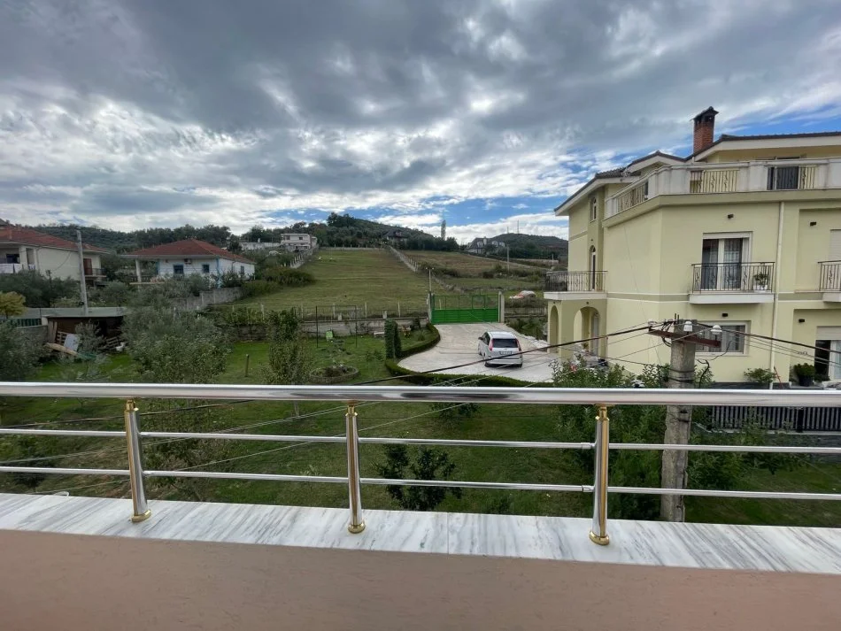 Tirane, jepet me qera Vile 3 Katshe , 360 m² 3.500 € (TEG)