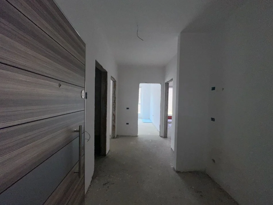 Tirane, shitet apartament 2+1 Kati 1, 106 m² 174.700 € (Fillimi i Stacionit te Trenit)