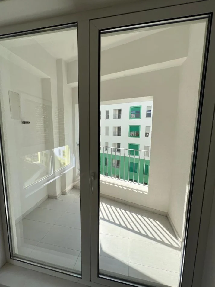 Tirane, shitet apartament 1+1+Ballkon Kati 5, 65 m² 90.000 € (Ali Dem kompleksi KAIMI)
