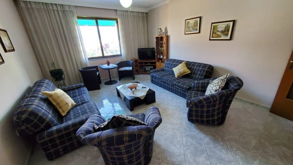 Tirane, jepet me qera 2+1+Aneks+Ballkon Kati 6, 800 € (Muhamet gjollesha)