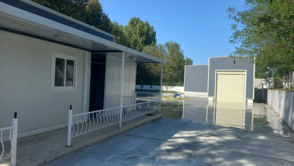 Tirane, jepet me qera ambjent biznesi Kati 0, 350 m² 2.500 € (Rinas)