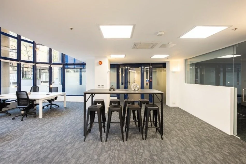 Tirane, shitet ambjent biznesi , 500 m² (21 dhjetori)