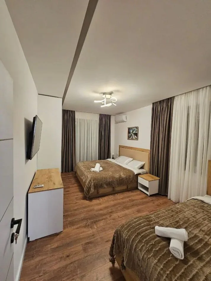 Tirane, jepet me qera apartament 1+1+Ballkon Kati 3, 60 m² 600 € (Rruga e Kavajes)