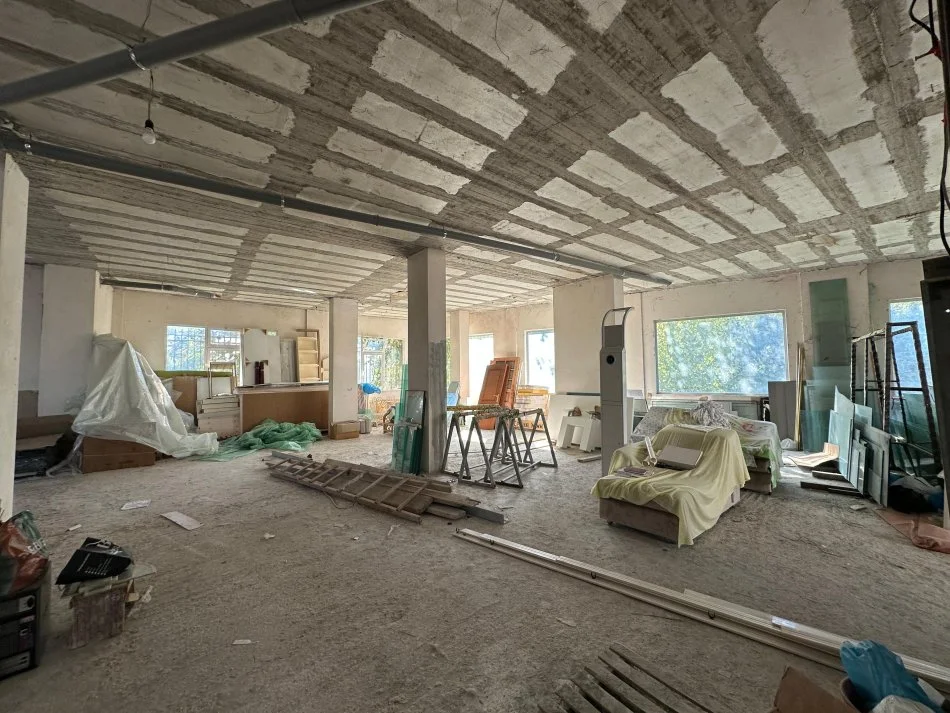 Shitet njesi Kati 0, 337 m² 210.000 € (Kafja e Rremes)