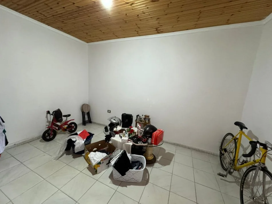 Durres, shitet apartament 1+1+Ballkon Kati 2, 82 m² 69.000 € (TE STADIUMI)