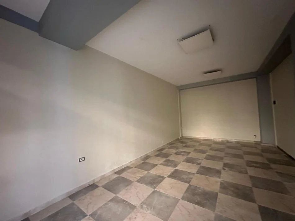 Tirane, shes dyqan Kati 0, 200.000 € 