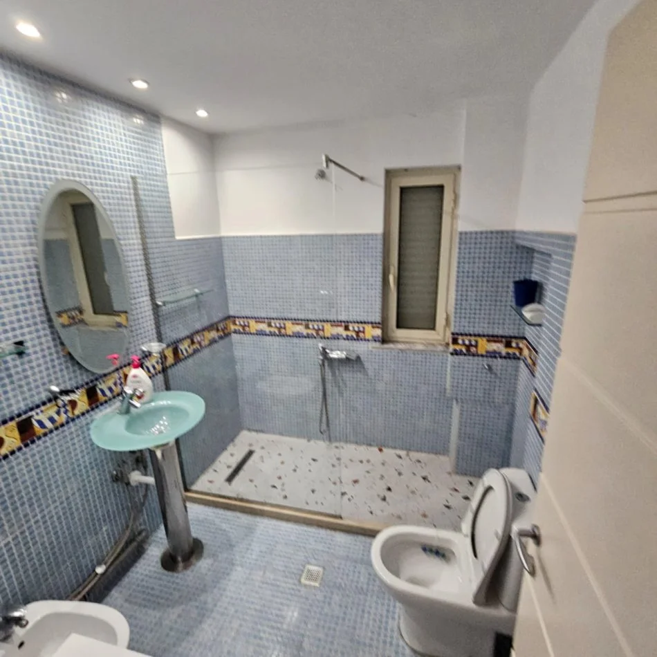 Tirane, jepet me qera 2+1+Aneks+Ballkon Kati 7, 120 m² 600 € 