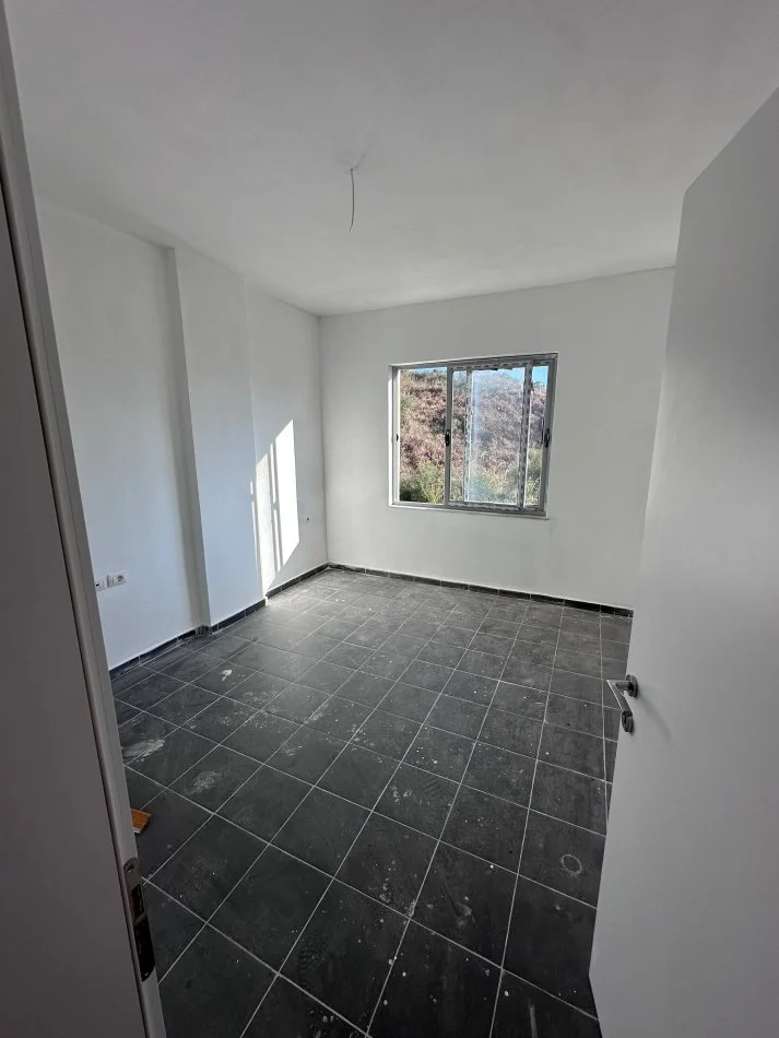 Durres, shitet apartament 2+1 Kati 2, 99 m² 78.000 € (SHKEMBI KAVAJES)