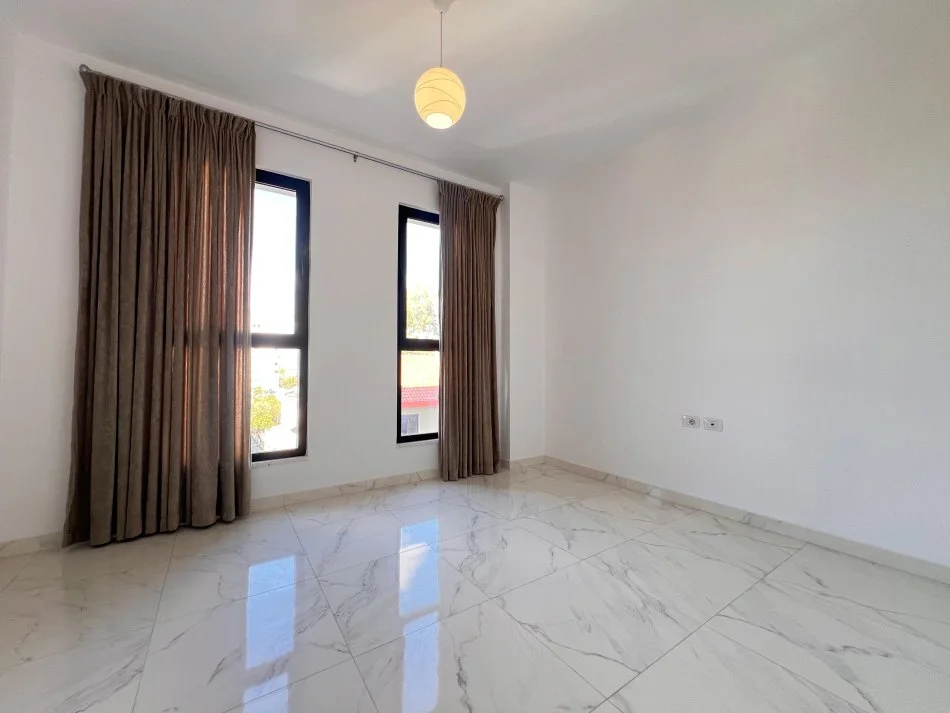 Tirane, shitet apartament 2+1+2, Kati 2, 85.9 m² 132.000 € (ISH DOGANA) ,LAPRAKË .