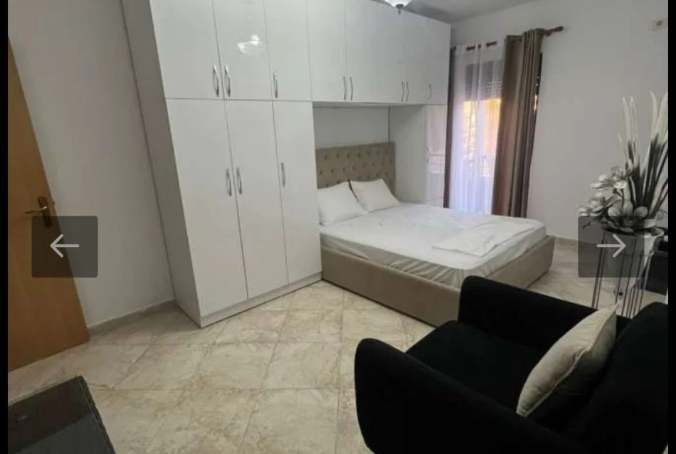 Tirane, jepet me qera garsonier 1+1 Kati 3, 40 m² 550 € (Rruga e Barrikadave)
