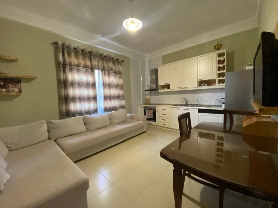 Tirane, jepet me qera Vile 2 Katshe Kati 1, 127 m² 650 € (Sauk)