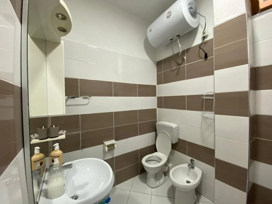 Tirane, jepet me qera Vile 2 Katshe Kati 1, 127 m² 650 € (Sauk)