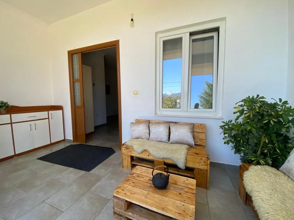 Tirane, jepet me qera Vile 2 Katshe Kati 1, 127 m² 650 € (Sauk)