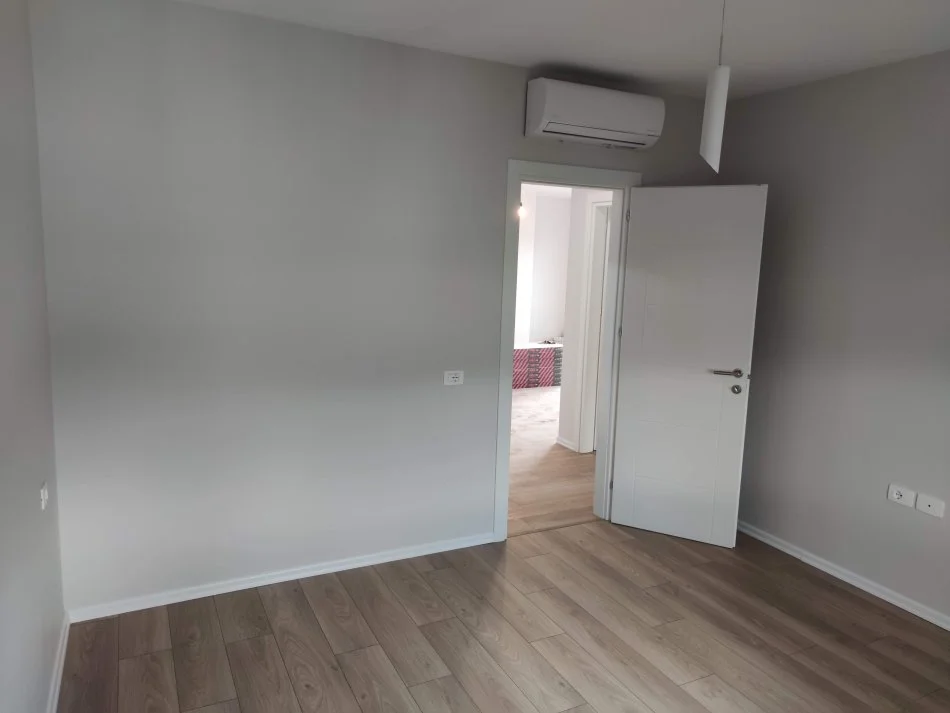Tirane, jepet me qera apartament 2+1+Ballkon Kati 7, 100 m² 600 € (Bulevardi Zhan D'arkk)