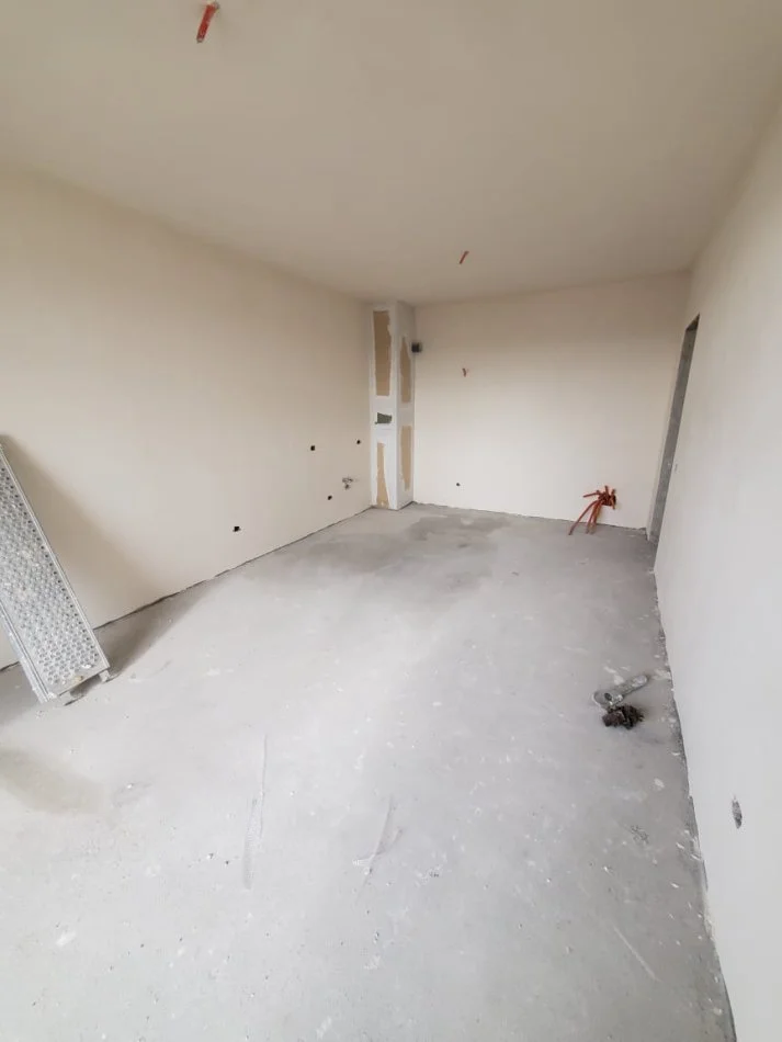 Tirane, shes 1+1 Kati 7, 77 m² 56.210 € (Rruga Teuta)