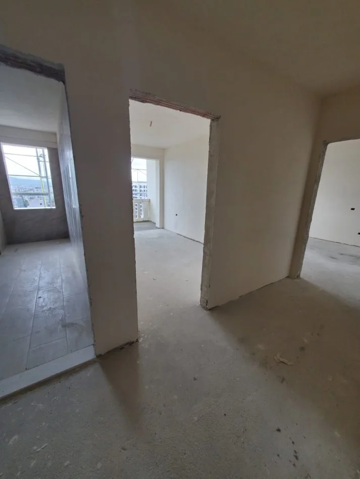 Tirane, shes 1+1 Kati 7, 77 m² 56.210 € (Rruga Teuta)