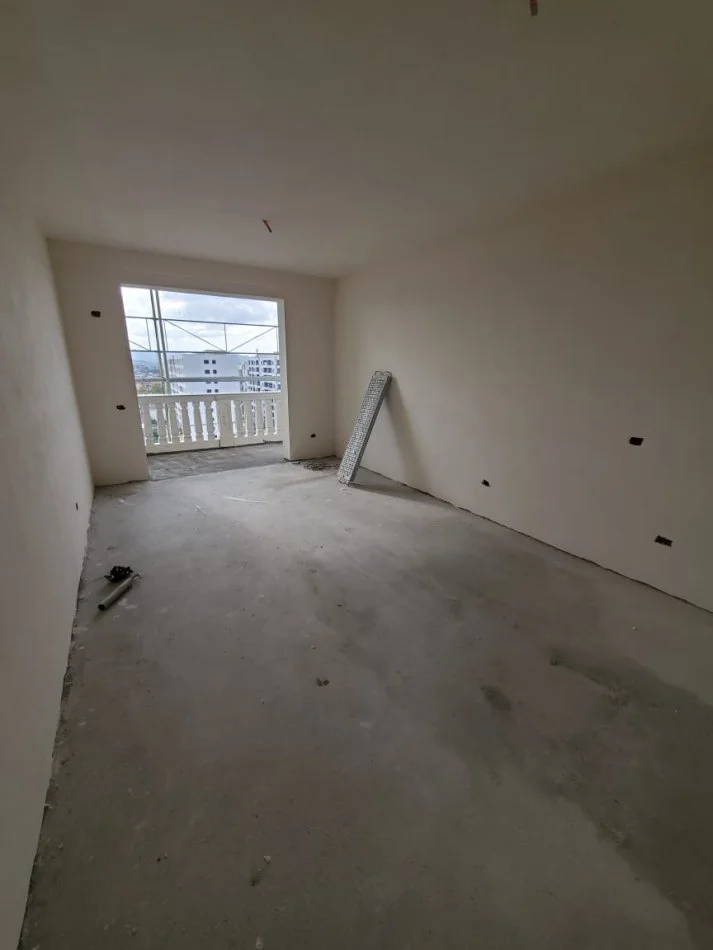 Tirane, shes 1+1 Kati 7, 77 m² 56.210 € (Rruga Teuta)