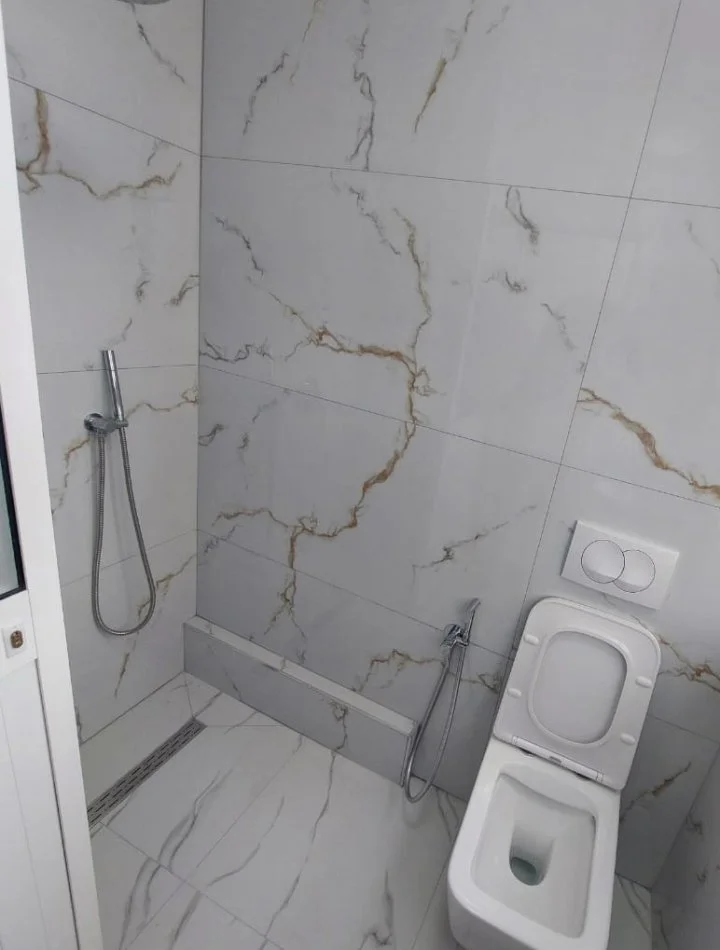 Tirane, shitet 2+1 Kati 5, 