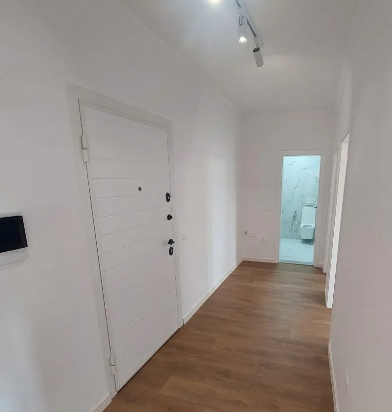 Tirane, shitet 2+1 Kati 5, 