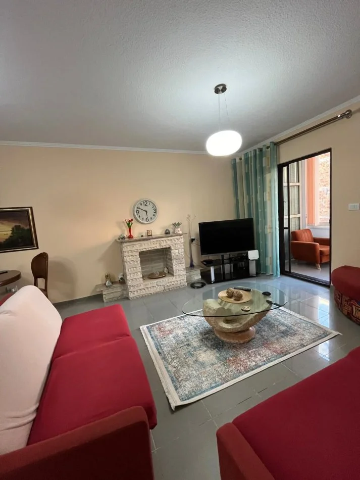 Tirane, jepet me qera apartament 2+1 Kati 4, 90 m² 701 € (Rruga e Kosovareve)