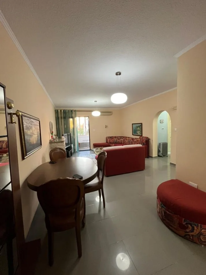 Tirane, jepet me qera apartament 2+1 Kati 4, 90 m² 701 € (Rruga e Kosovareve)