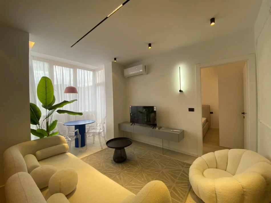 Tirane, shitet apartament 1+1 Kati 5, 48 m² 142.700 € (Komuna e Parisit)