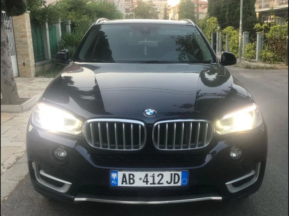 Tirane, shes SUV | Fuoristrad | Xhip BMW X5 Nafte, blu e errët Klima 200.000 km 25.000 €