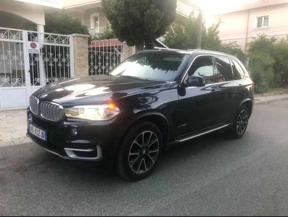 Tirane, shes SUV | Fuoristrad | Xhip BMW X5 Nafte, blu e errët Klima 200.000 km 25.000 €
