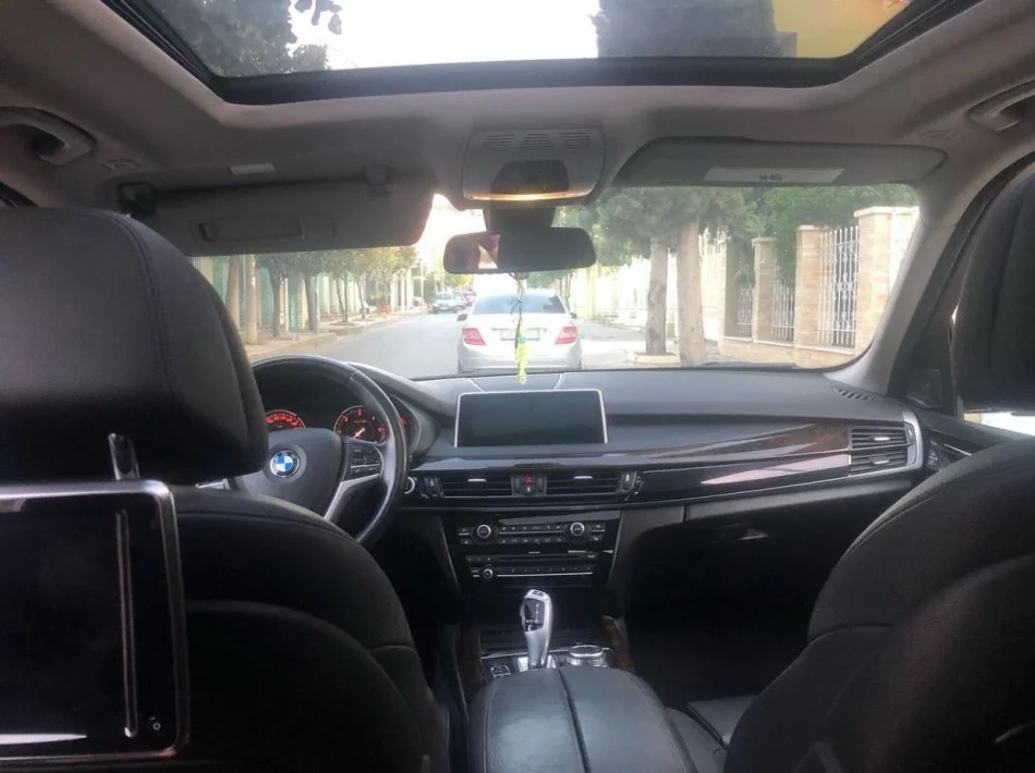 Tirane, shes SUV | Fuoristrad | Xhip BMW X5 Nafte, blu e errët Klima 200.000 km 25.000 €