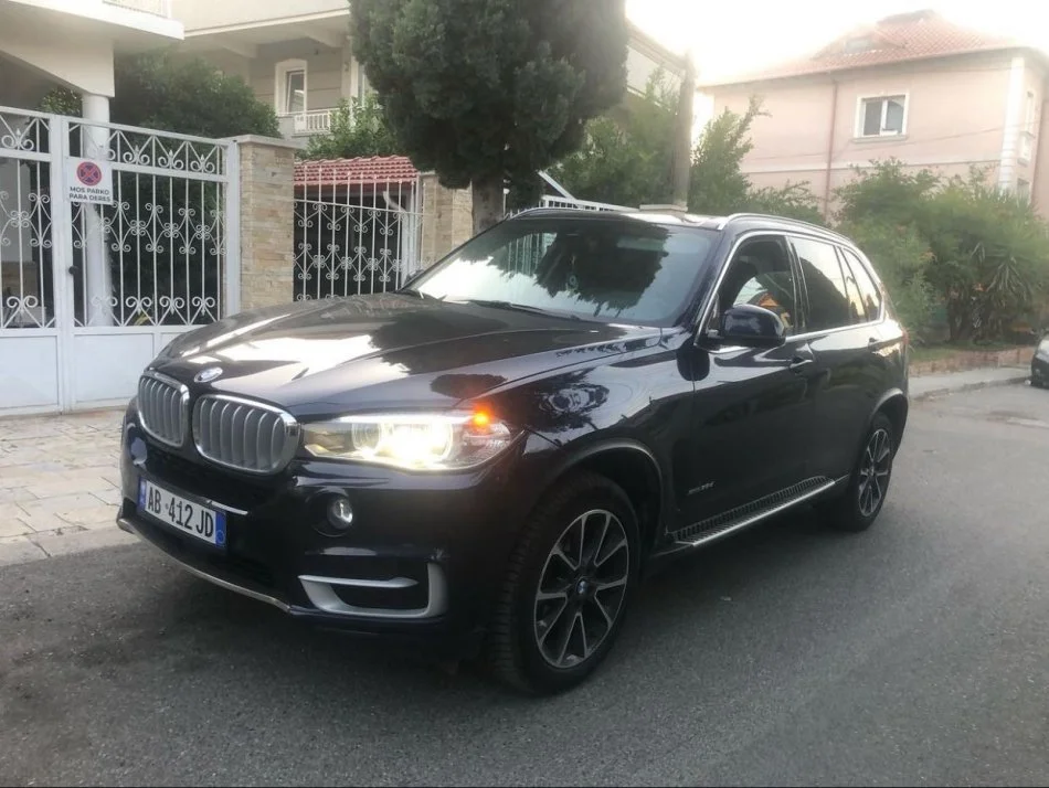 Tirane, shes SUV | Fuoristrad | Xhip BMW X5 Nafte, blu e errët Klima 200.000 km 25.000 €