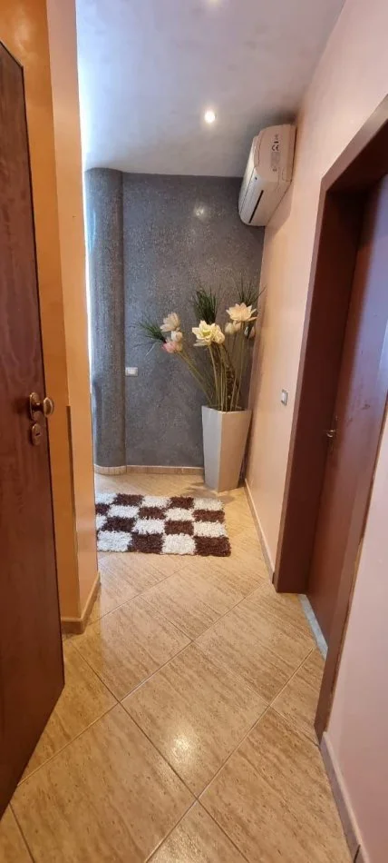 Tirane, jepet me qera apartament 1+1+Aneks+Ballkon Kati 8, 69 m² 700 € (Rruga e Kosovareve)